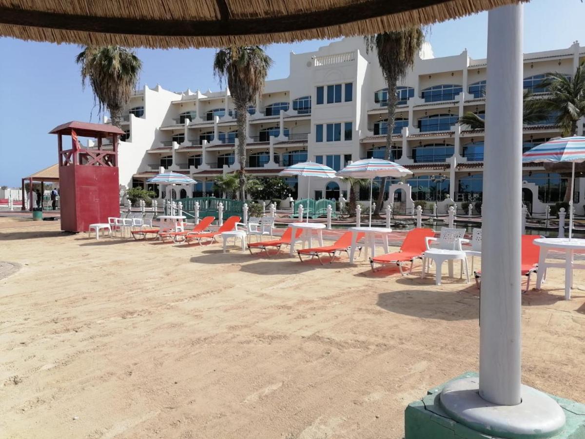 Durrah Beach Apartment Durrat Al-Arusz Kültér fotó